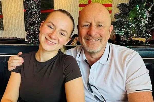 Lucy Harrison e o pai Kris Harrison
