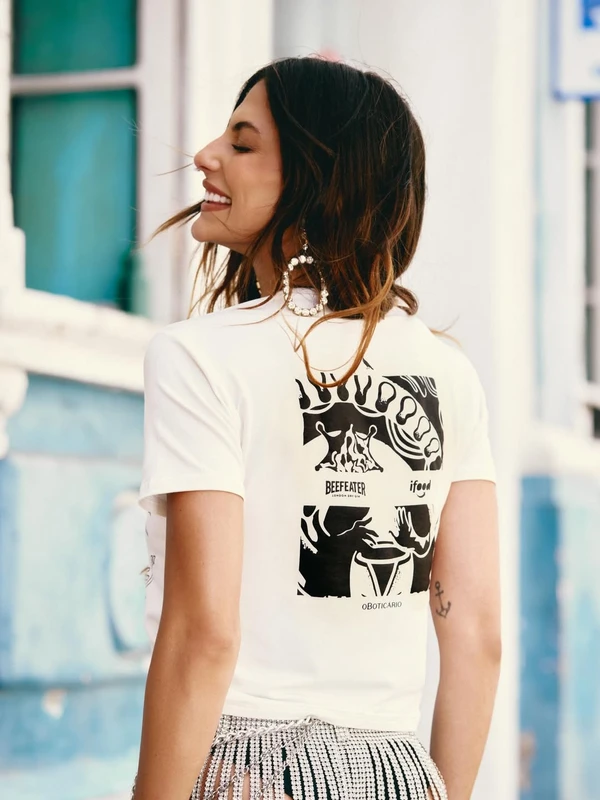 Mari Gonzalez veste abadás do Camarote Salvador por Reprodução/@camarotesalvador