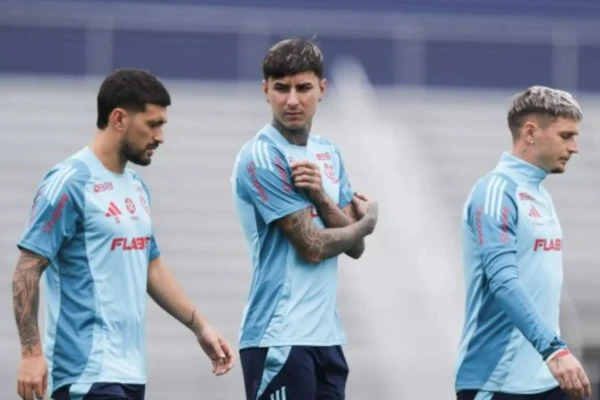 Pulgar com companheiros em treino