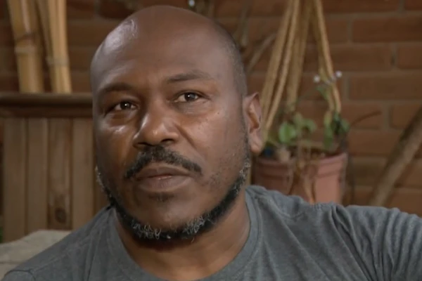 Rodnei denunciou racismo e demissão em escola