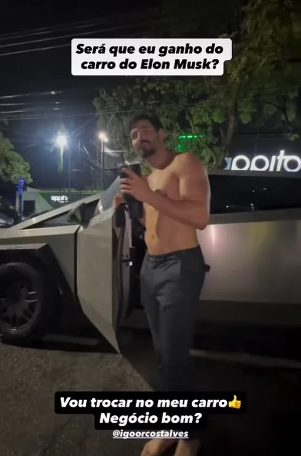 Story onde Igor aparece na noite desta terça-feira (10) entrando no seu carro Tesla, após um jogo de futebol. por Reprodução/Instagram