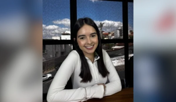 Vanessa Lara de Oliveira Silva por Reprodução