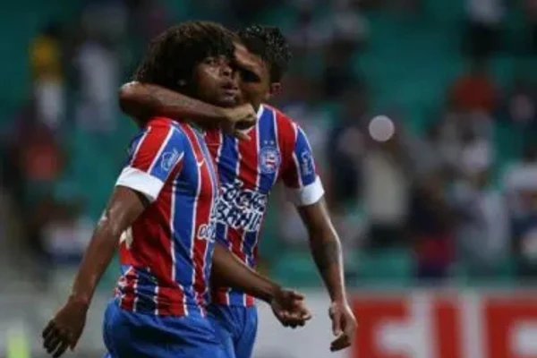 William Barbio com a camisa do Bahia por Felipe Oliveira/EC Bahia