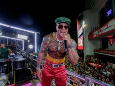 Imagem - Leo Santana levanta público à loucura em primeiro dia do Carnaval; veja fotos