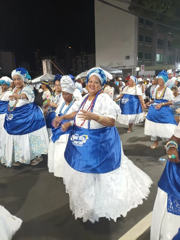 Alerta Geral abre o desfile dos blocos que levam o sambão raiz para a avenida por Moysés Suzart/CORREIO