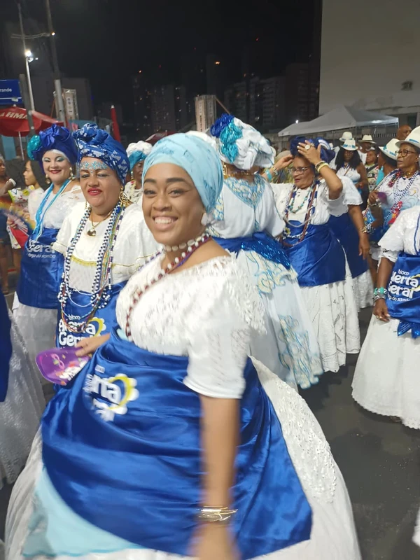 Alerta Geral abre o desfile dos blocos que levam o sambão raiz para a avenida por Moysés Suzart/CORREIO