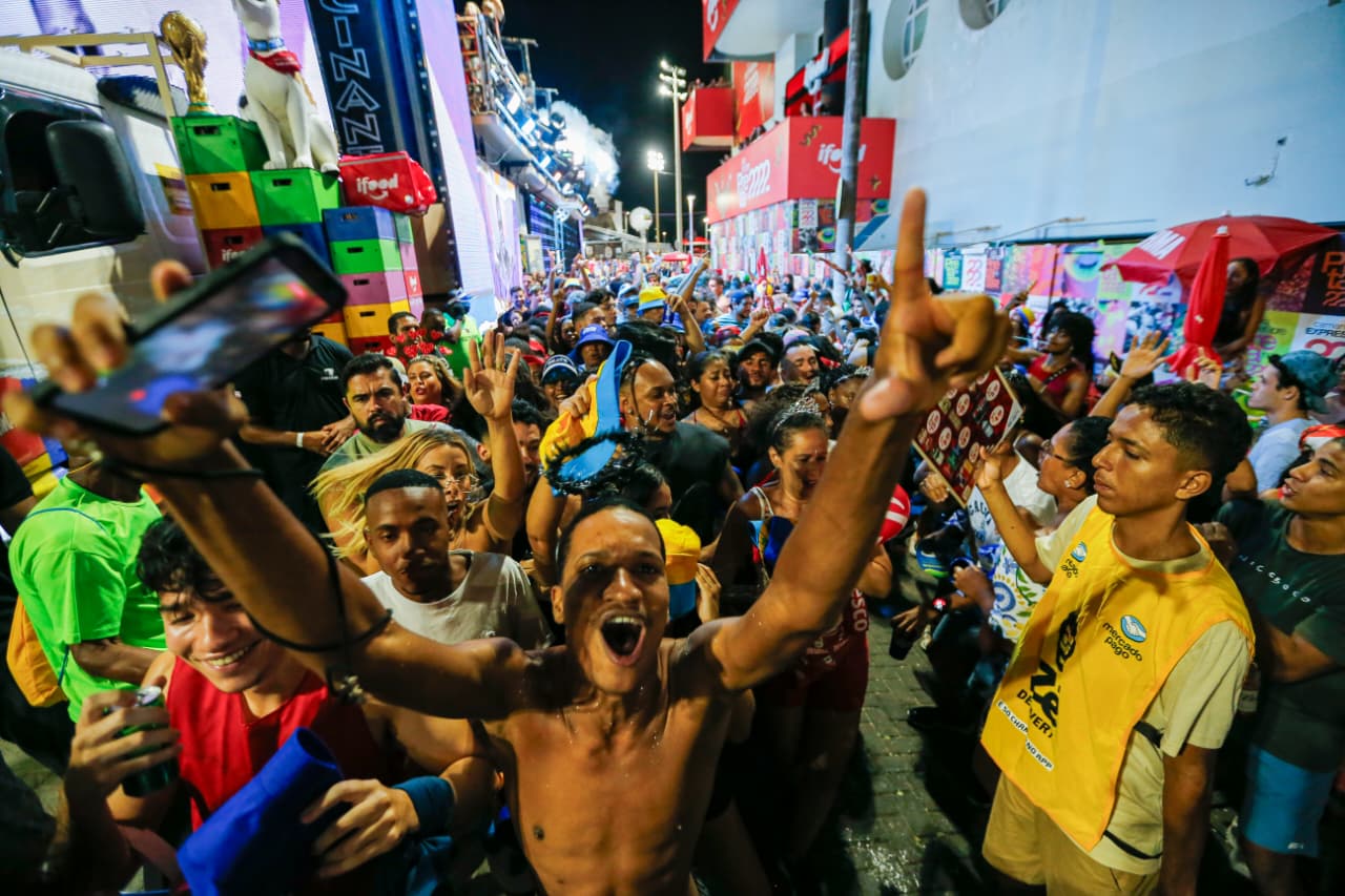 Barra-Ondina: veja fotos do primeiro dia de Carnaval por Arisson Marinho/CORREIO
