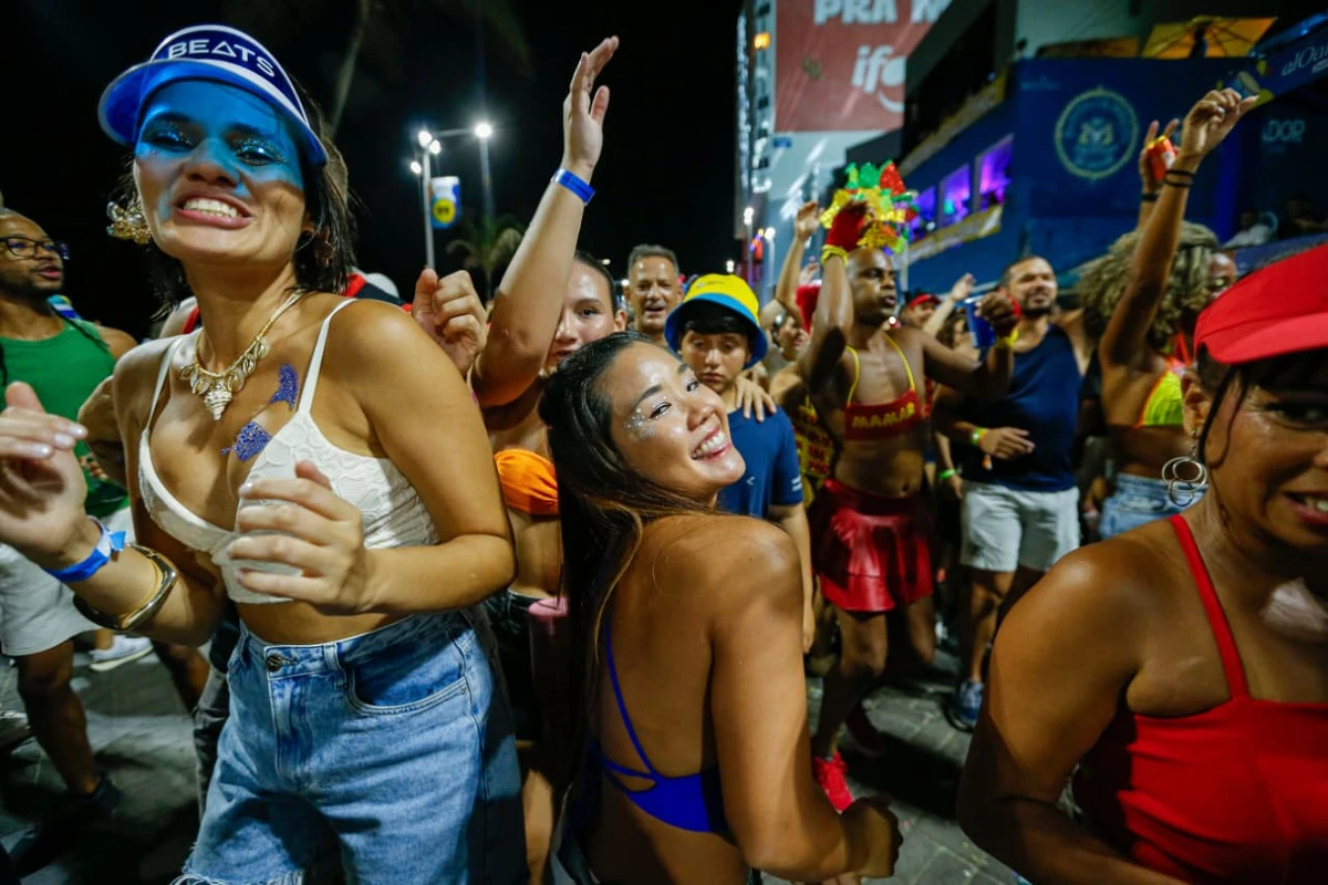 Barra-Ondina: veja fotos do primeiro dia de Carnaval por Arisson Marinho/CORREIO