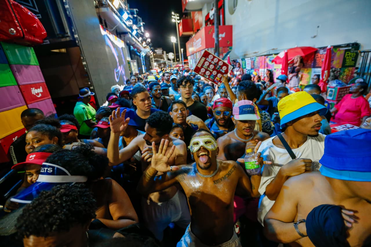 Barra-Ondina: veja fotos do primeiro dia de Carnaval por Arisson Marinho/CORREIO