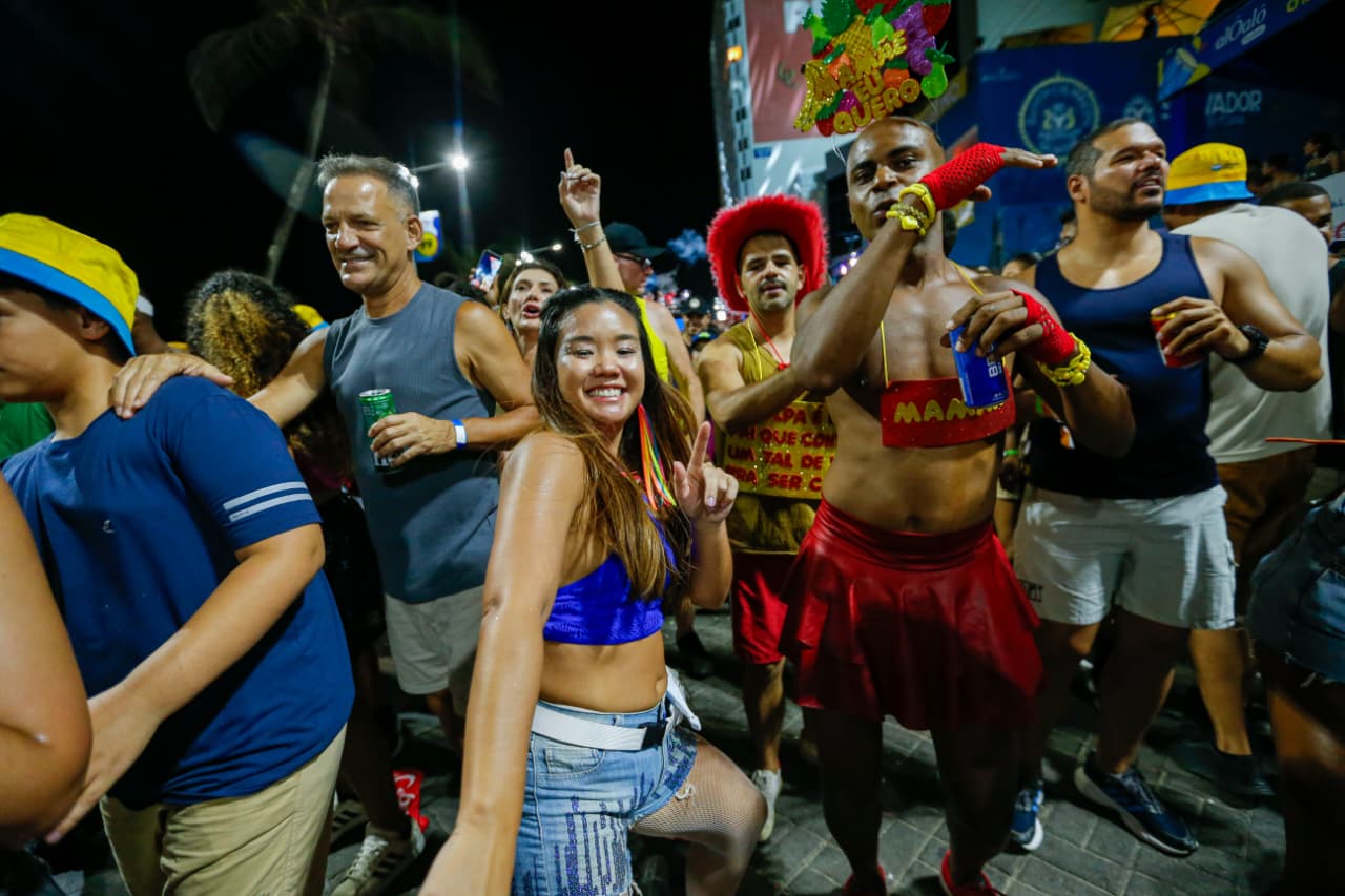 Barra-Ondina: veja fotos do primeiro dia de Carnaval por Arisson Marinho/CORREIO
