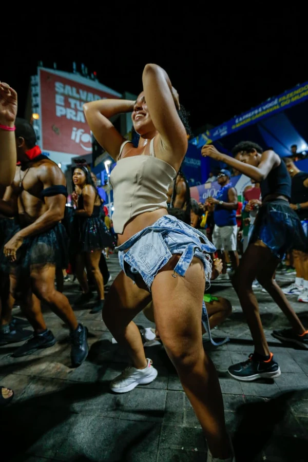 Barra-Ondina: veja fotos do primeiro dia de Carnaval por Arisson Marinho/CORREIO