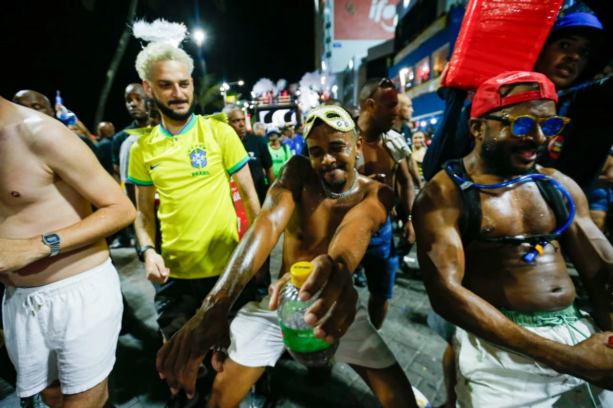 Barra-Ondina: veja fotos do primeiro dia de Carnaval por Arisson Marinho/CORREIO