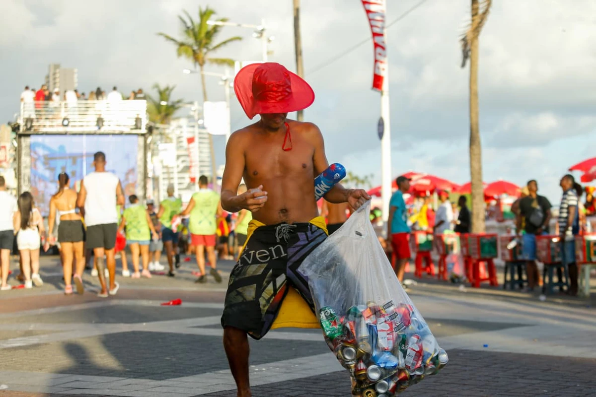 Barra-Ondina: veja fotos do primeiro dia de Carnaval por Arisson Marinho/CORREIO