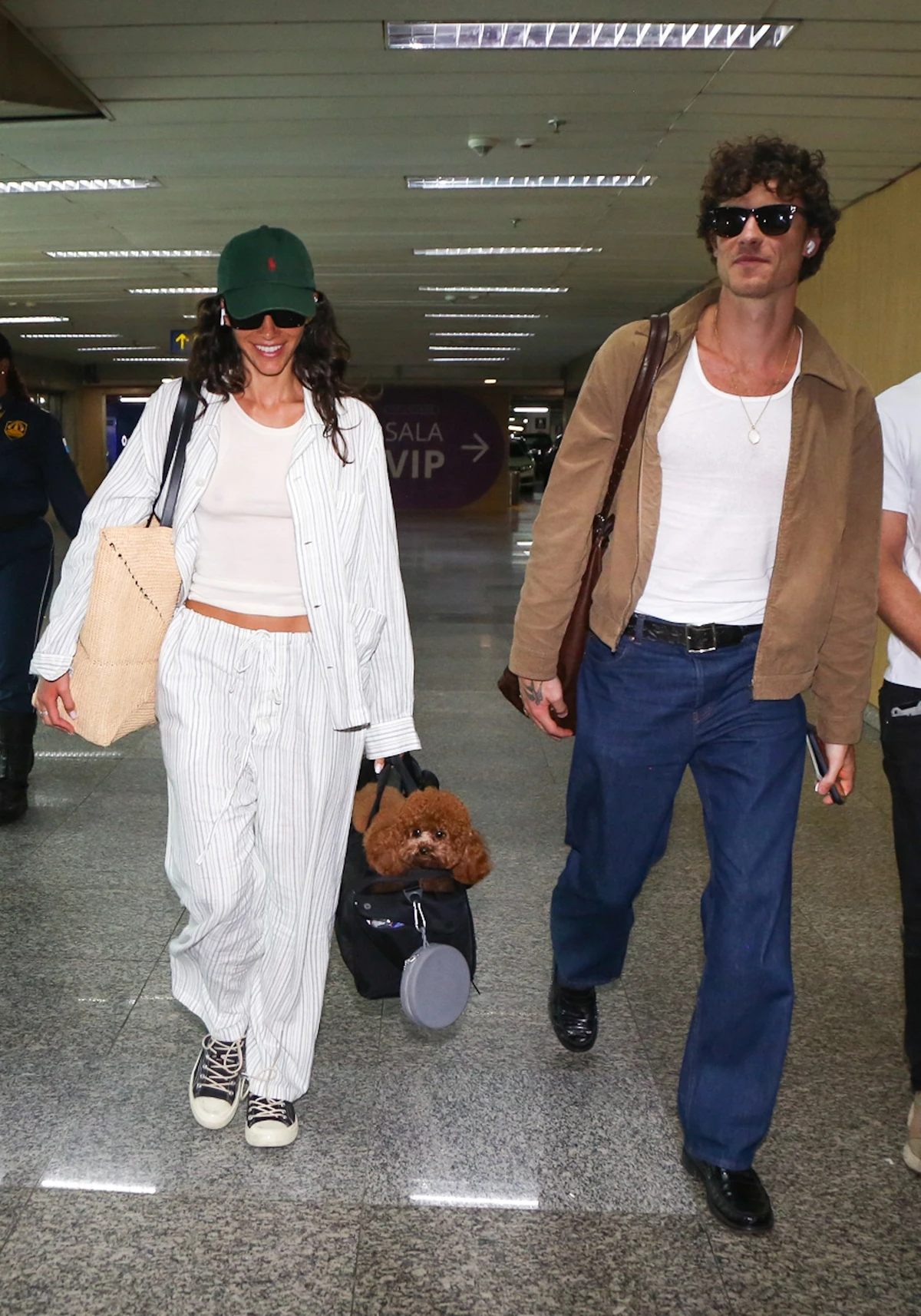 Bruna Marquezine e Shawn Mendes desembarcam em Salvador para curtir Carnaval por Dilson Silva Webert Belicio / Tom Zé Fonseca /Agnews