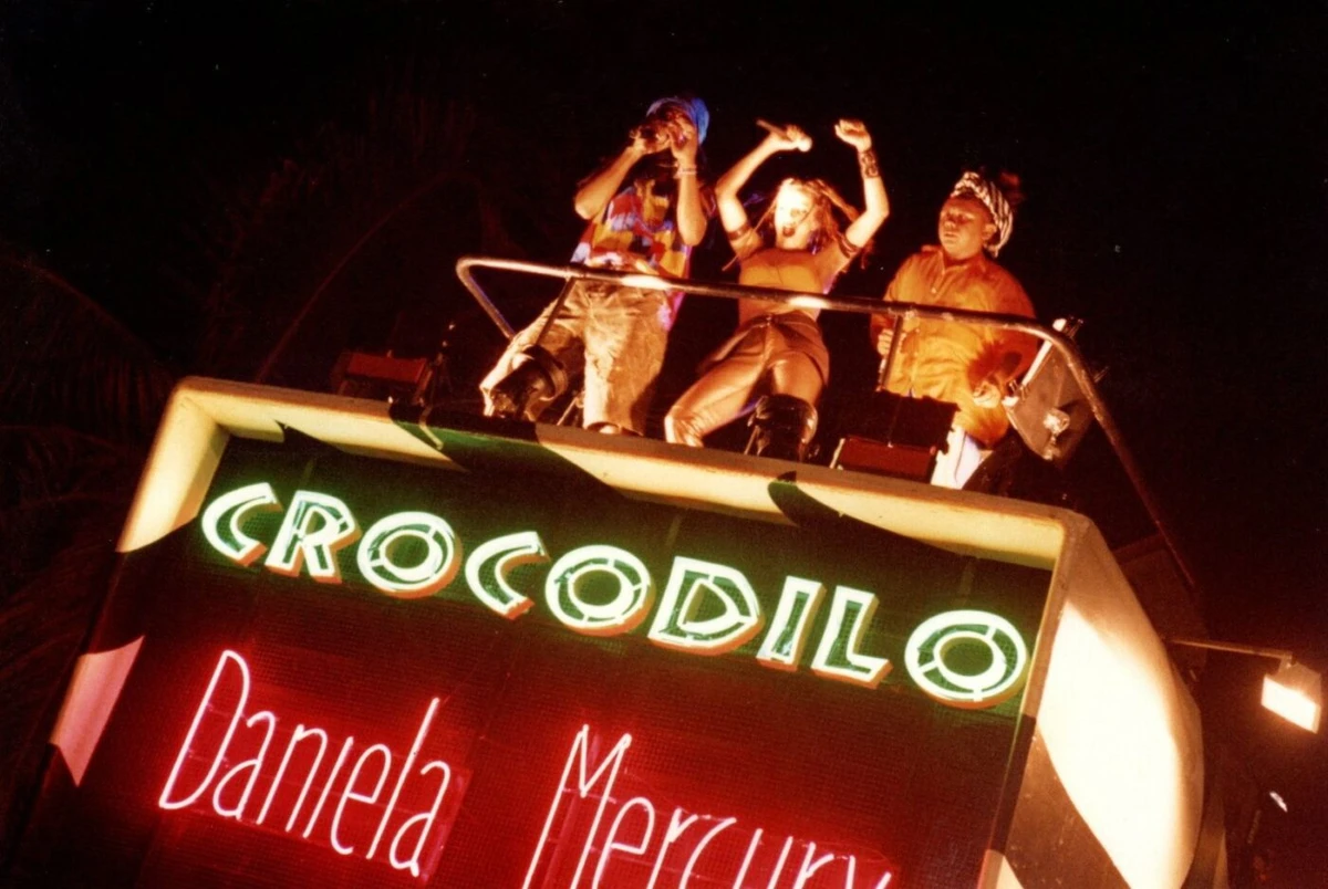 Crocodilo na Barra por Acervo Canto da Cidade