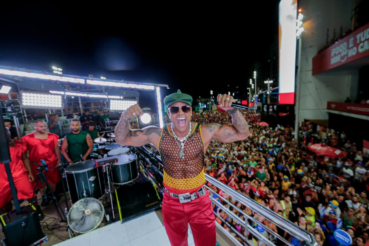 Léo Santana por Arisson Marinho/CORREIO