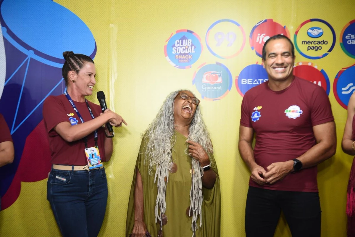 Linda Bezerra foi homenageada antes da abertura do Carnaval por Betto Jr./Secom PMS