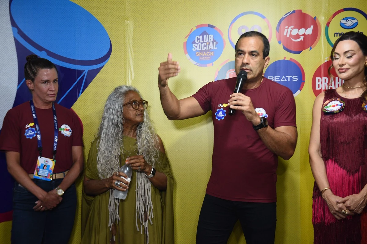 Linda Bezerra foi homenageada antes da abertura do Carnaval por Betto Jr./Secom PMS