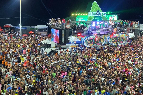 Margareth voltou com o bloco Os Mascarados para o carnaval de Salvador por Reprodução