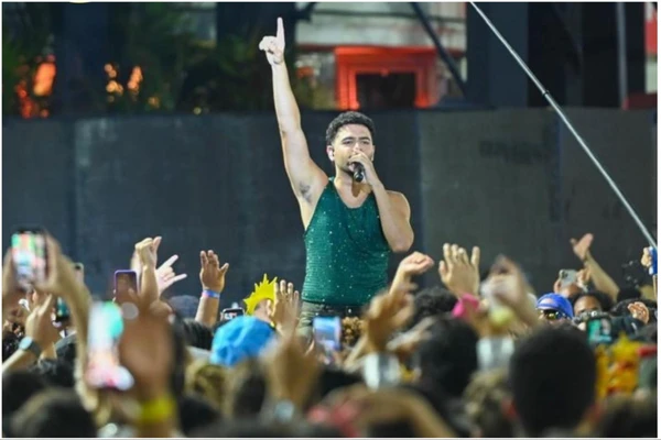 Pedro Sampaio no Farol da Barra