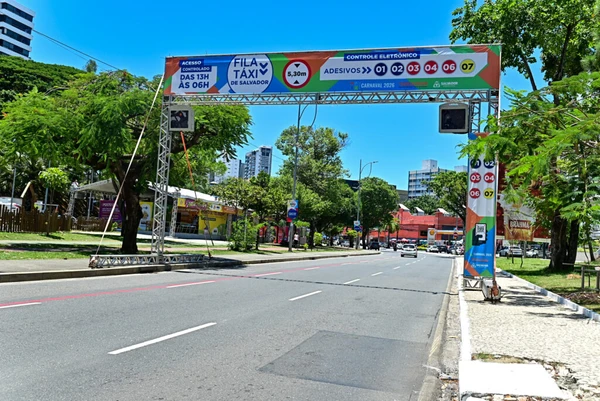 Portal para controle de acesso de veículos