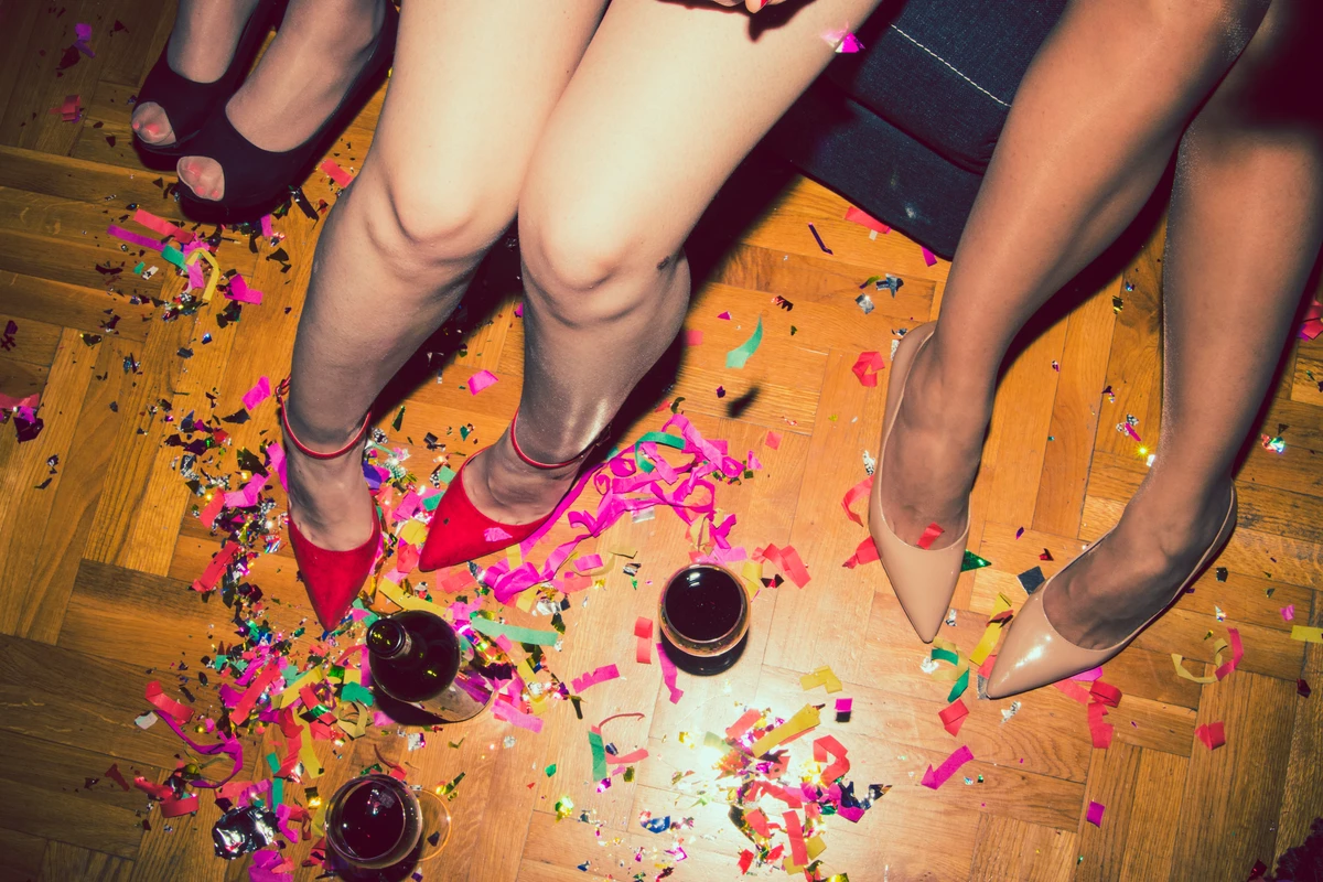 Tal qual uma pessoa que pratica atividade física deve fazer exercícios de mobilidade antes de começar, essa é uma recomendação também para aguentar as longas caminhadas do circuito. por Freepik