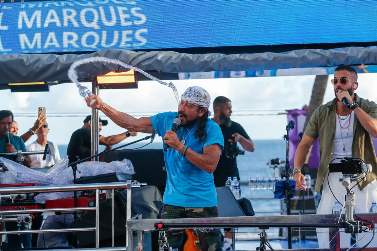 Veja fotos de Bell Marques na quinta-feira de Carnaval