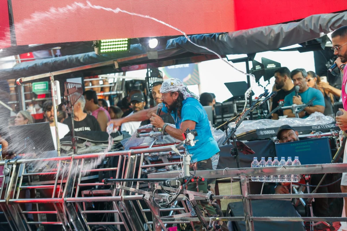 Veja fotos de Bell Marques na quinta-feira de Carnaval por Arisson Marinho/CORREIO