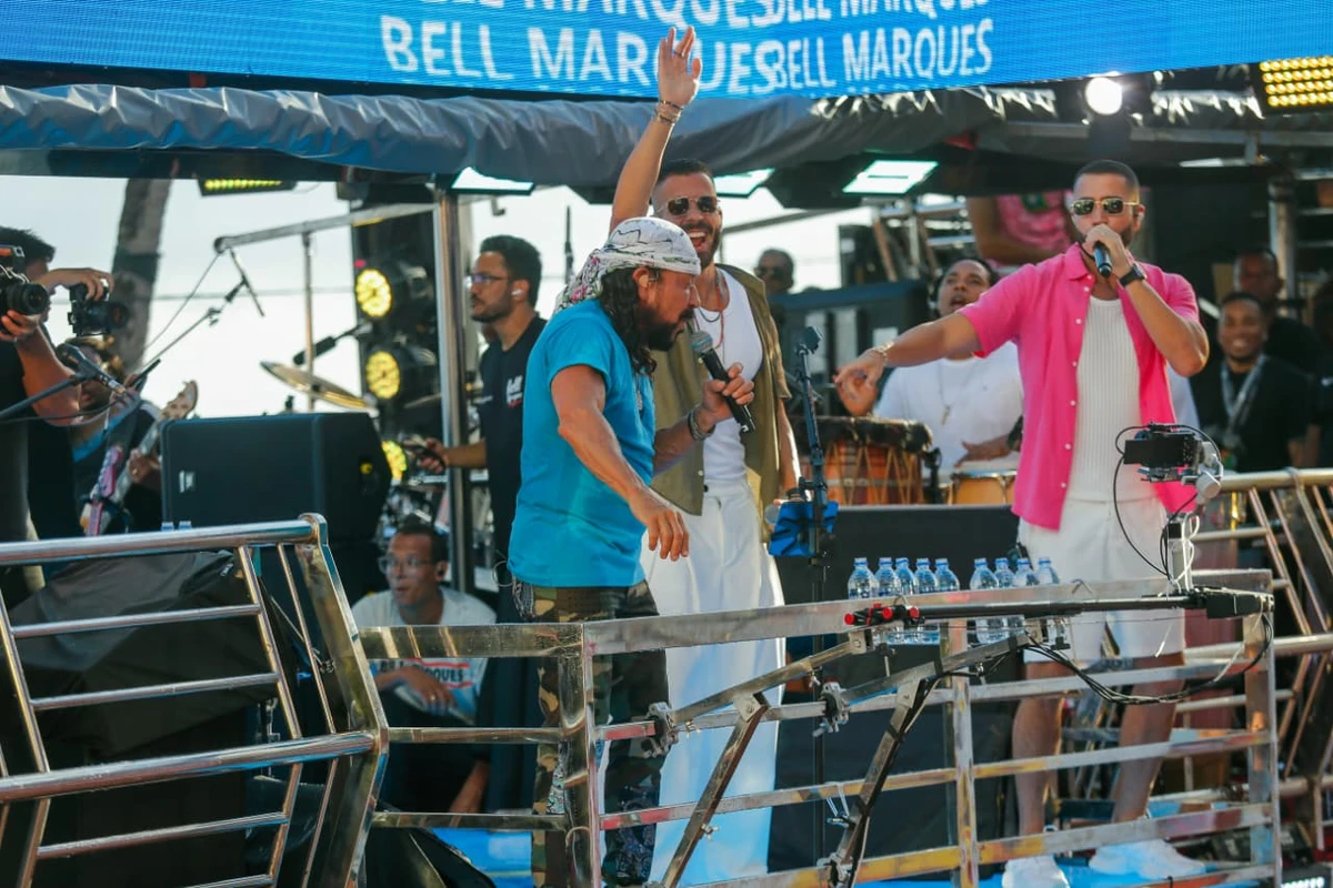 Veja fotos de Bell Marques na quinta-feira de Carnaval por Arisson Marinho/CORREIO