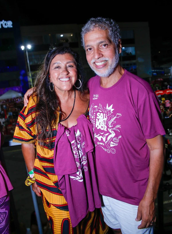 Regina Casé e Estevão Ciavatta por  Divulgação/ Camarote Salvador