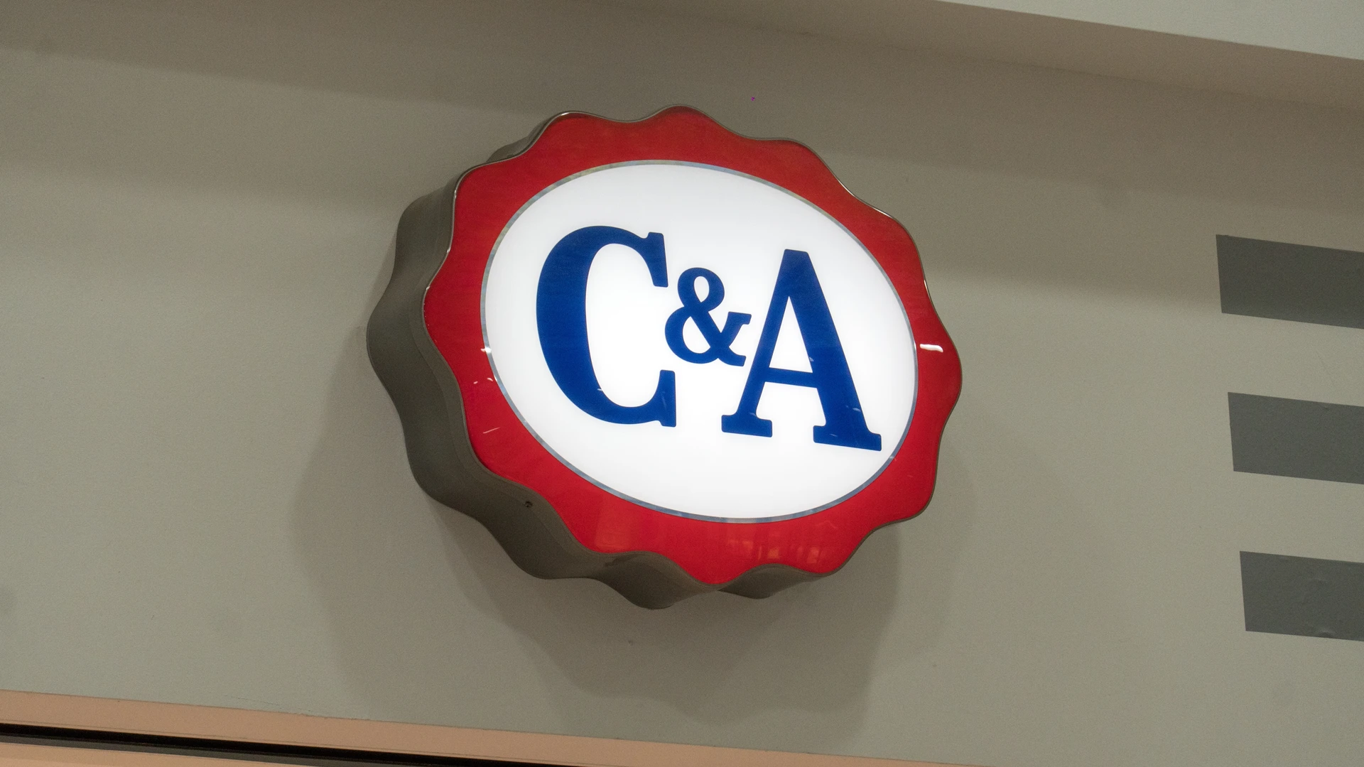 Imagem - C&A anuncia fechamento de 24 filiais em meio a crise