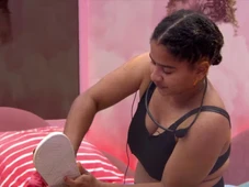 Imagem - Revoltada, Milena bagunça cama e suja roupas de Cowboy após eliminação da Prova do Líder do BBB 26