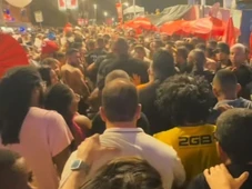 Imagem - Wesley Safadão passa fantasiado em meio aos foliões no Circuito Barra-Ondina; veja