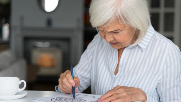 Após a exploração, durante períodos de descanso, o cérebro normalmente reativa essas sequências de forma rápida e ordenada