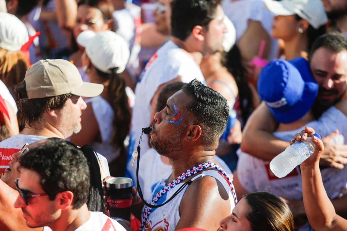 Bell Marques comanda o Vumbora nesta sexta-feira (13) por Arisson Marinho/CORREIO