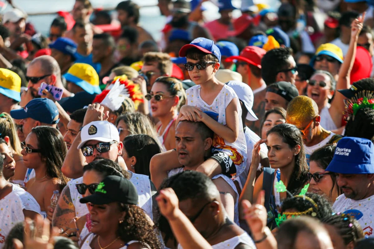 Bell Marques comanda o Vumbora nesta sexta-feira (13) por Arisson Marinho/CORREIO