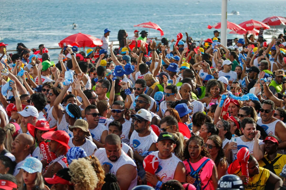 Bell Marques comanda o Vumbora nesta sexta-feira (13) por Arisson Marinho/CORREIO