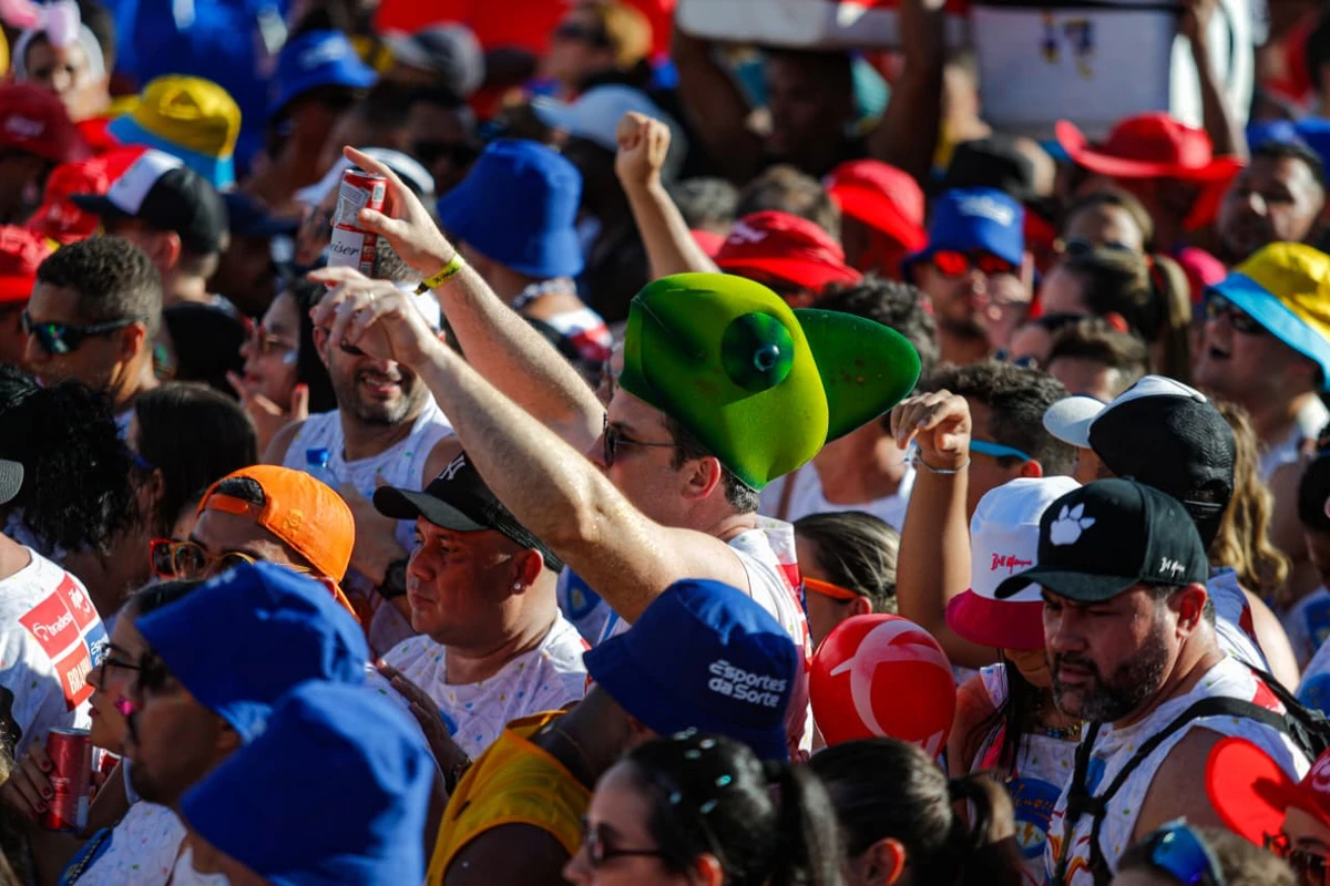 Bell Marques comanda o Vumbora nesta sexta-feira (13) por Arisson Marinho/CORREIO