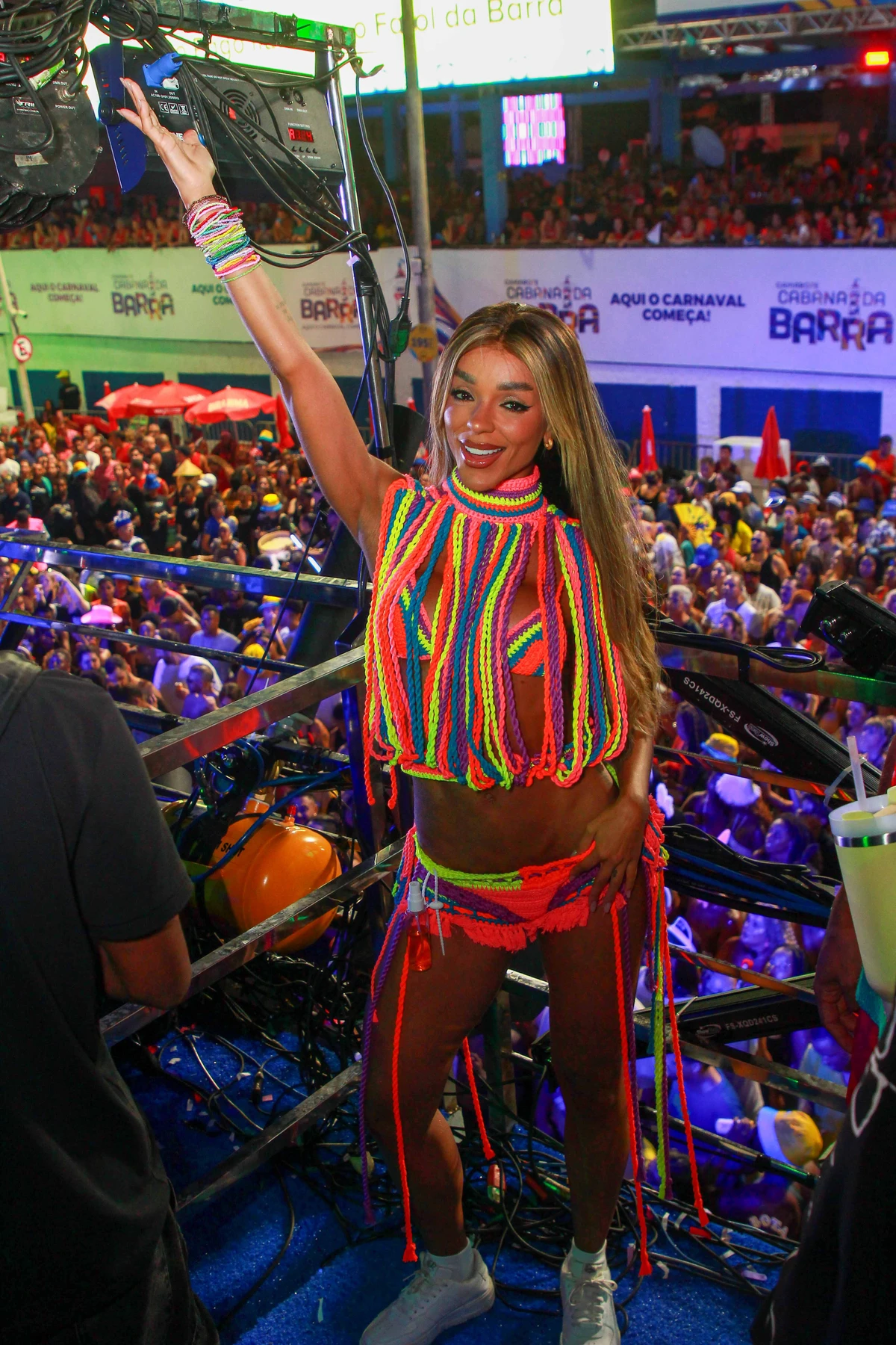 Brunna Gonçalves acompanha Ludmilla no Frevo da Lud durante o Carnaval de Salvador por Vitor Santos / AgNews