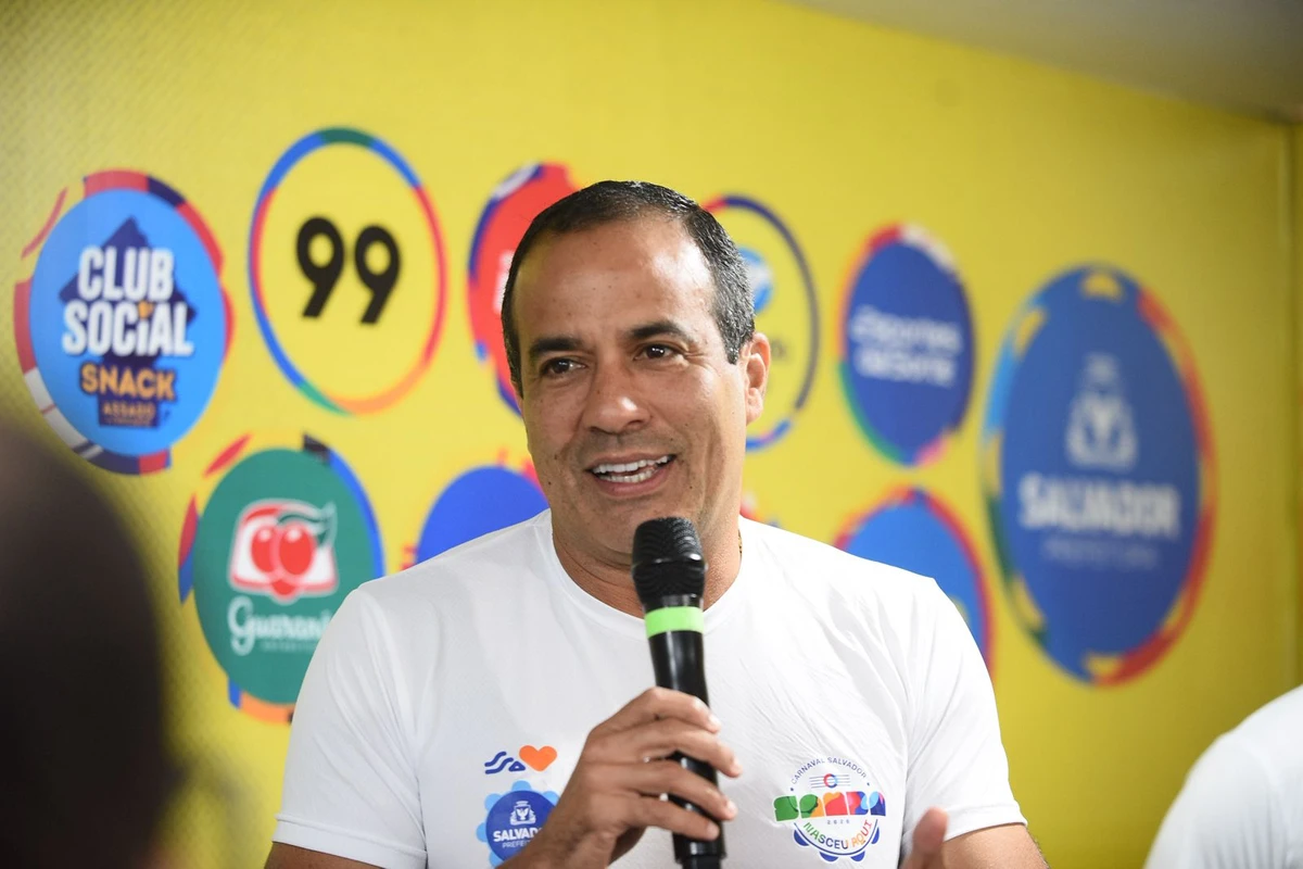 Bruno Reis durante coletiva