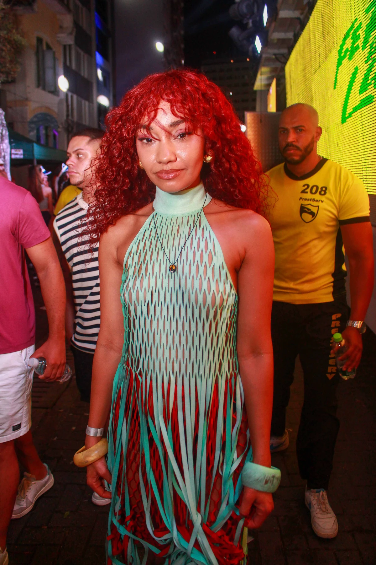 Cantora britânica Leigh-Anne Pinnock acompanha Ludmilla por Vitor Santos / AgNews