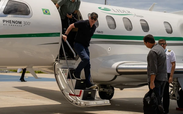 Carlo Ancelotti chega ao Brasil para o Carnaval