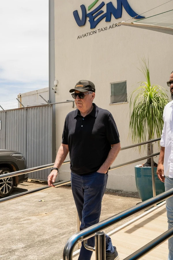 Carlo Ancelotti chega ao Brasil para o Carnaval por Camila Lobo/Divulgação