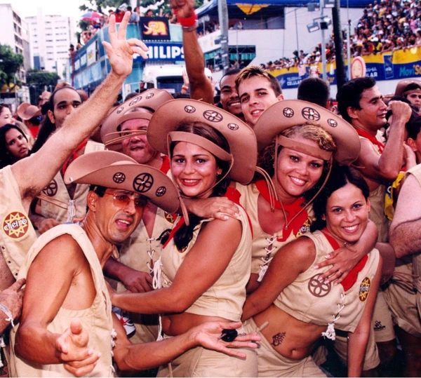 Cheiro foi referência nas fantasias temáticas nos anos 90/2000 por Divulgação