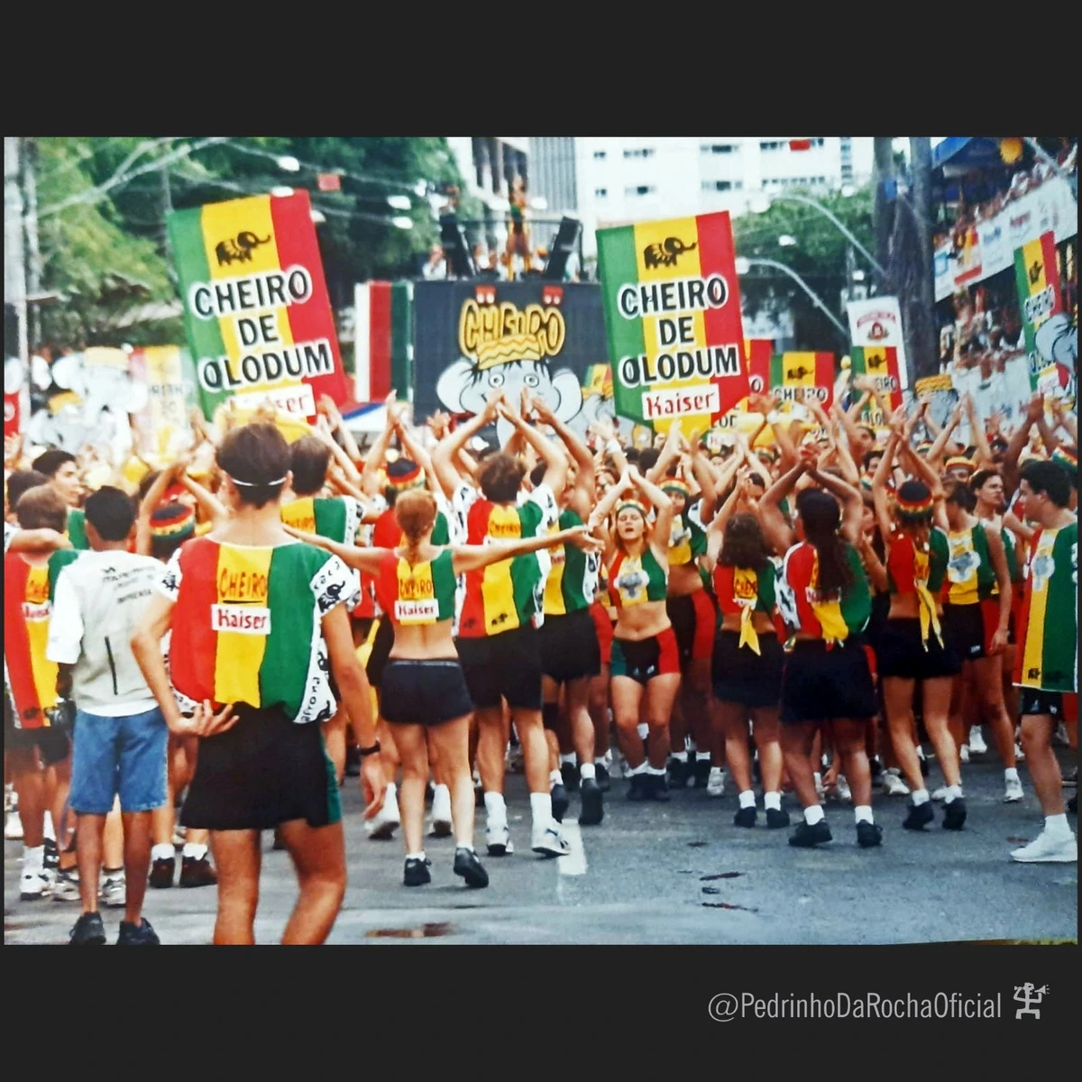 Cheiro foi referência nas fantasias temáticas nos anos 90/2000 por Divulgação