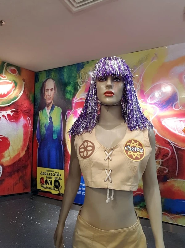 Cheiro foi referência nas fantasias temáticas nos anos 90/2000 por Divulgação