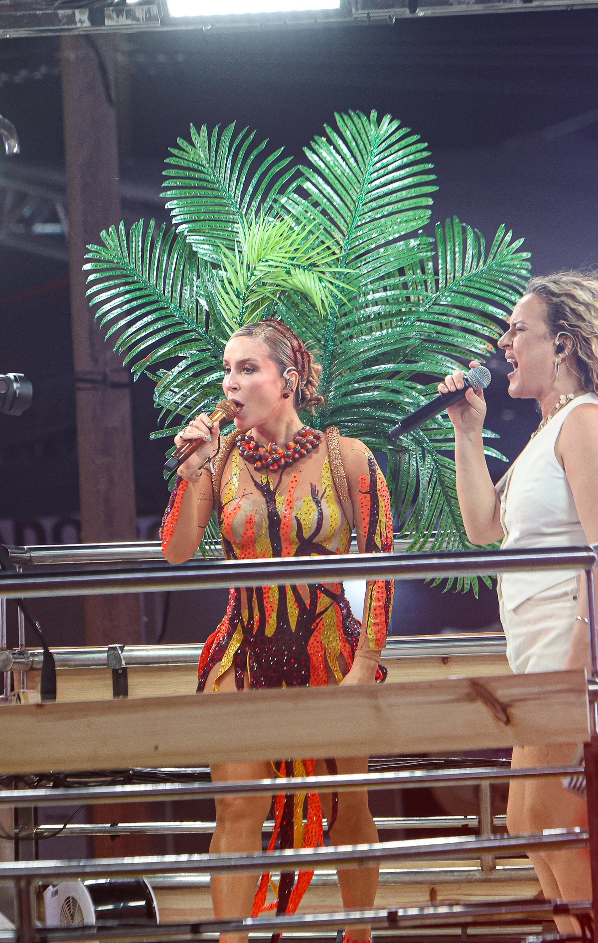 Cláudia Leitte se apresenta no circuito Barra-Ondina por Tomze Fonseca/ AgNews