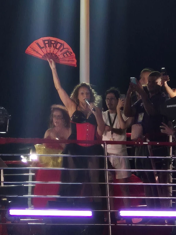 Daniela leva diversidade e religião no desfile da Barra por Ana Beatriz Sousa/CORREIO