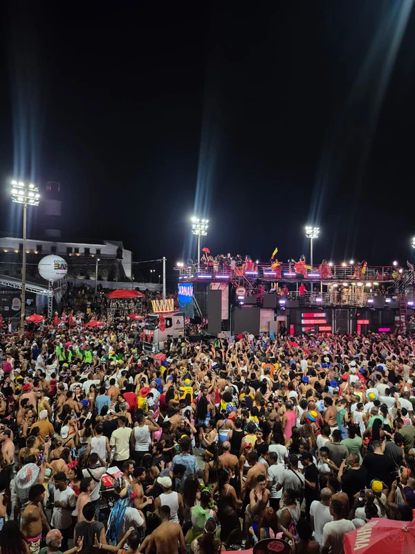 Daniela leva diversidade e religião no desfile da Barra por Ana Beatriz Sousa/CORREIO