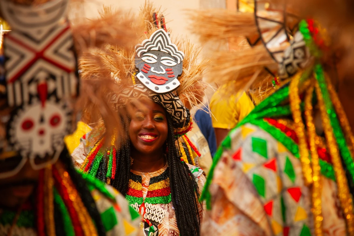 Saída do Olodum atrai artistas, turistas e a população de Salvador para o Centro Histórico por Sora Maia/CORREIO